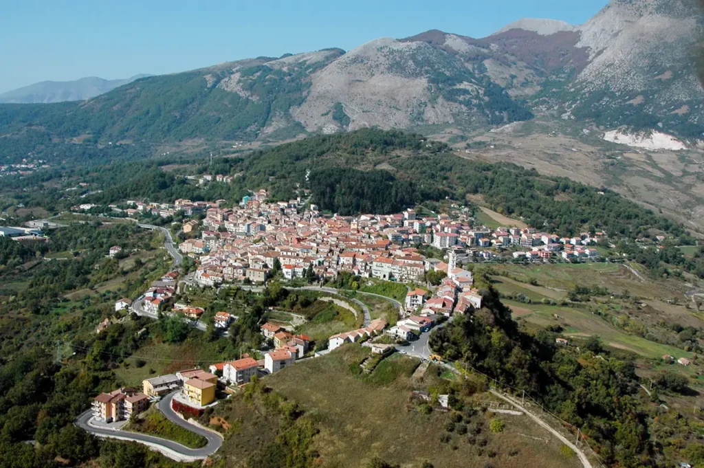 Monte Alpi visto da Latronico, nel cuore della Basilicata